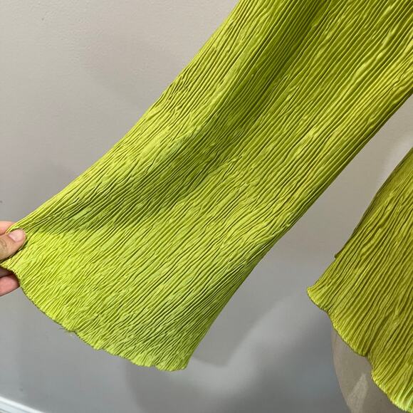 Y2K Inspired Lime Green Textured Button Top Long Sleeve Size XL - Picture 6 of 9